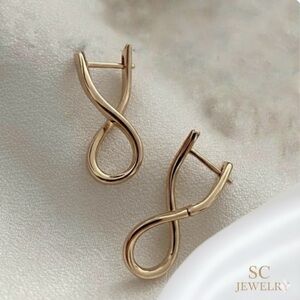 Geometric Spiral Earrings | 18K Gold Plated | Luxury Hypoallergenic Jewelry